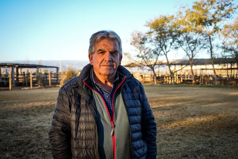 1Comenzo con una vaca hace 30 anos y hoy resiste a fuerza de voluntad la vida de uno de los pocos tambos que quedan en San Juan