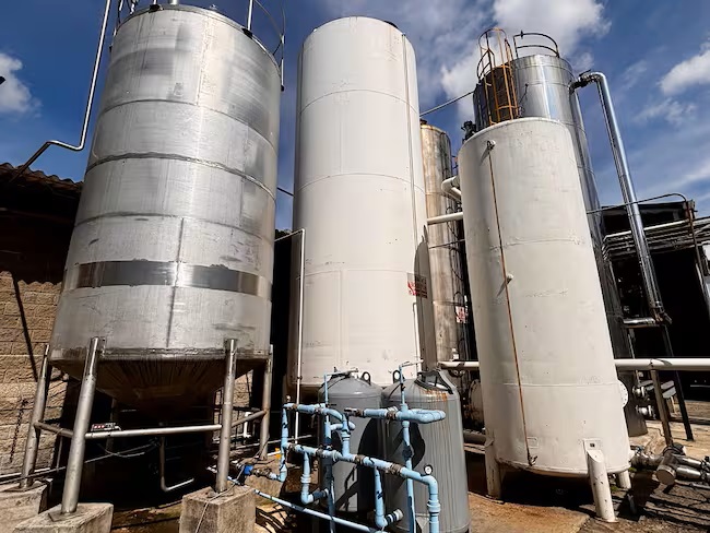 21.000 litros de leche UTH saldrán al mercado en Cundinamarca por crisis de productores
