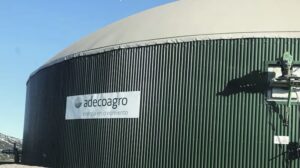 Tether ofrece US$12,41 por acción de Adecoagro en búsqueda de control