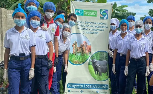 Del aula al campo jóvenes apuestan por la lechería