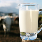 Leche en amarillo precios retrasados, pero mejora el consumo interno y las exportaciones
