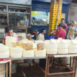 Sigue bajando precio del queso