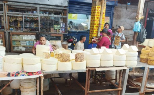 Sigue bajando precio del queso