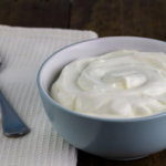 Yogur griego vs. normal: 7 beneficios clave para la salud