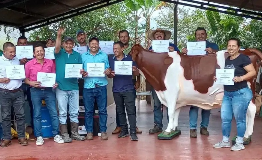 Pequeños ganaderos de Tesalia impulsan el desarrollo