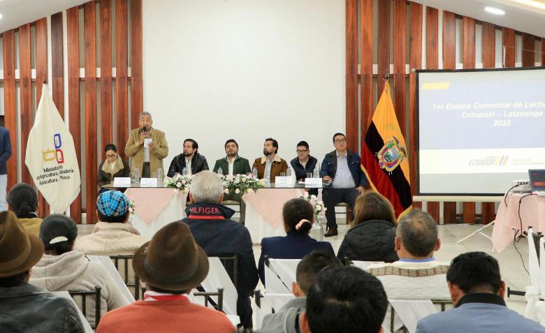 Sector lechero de Ecuador impulsa su producción en encuentro