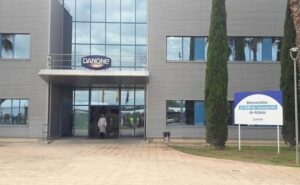Danone refuerza su planta en Valencia producción crece 60 % tras inversión