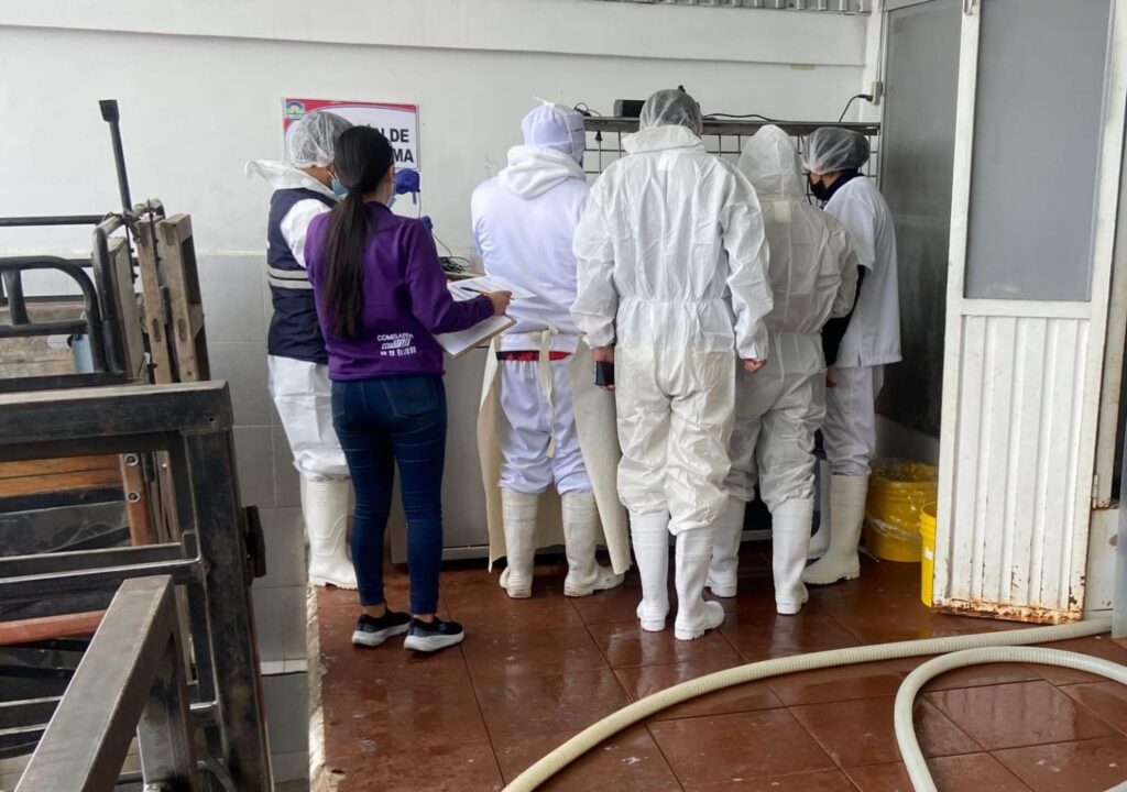 Ecuador operativo controló 26 mil litros de leche