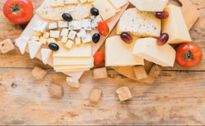 Los 5 quesos con más proteína que dominan el mercado