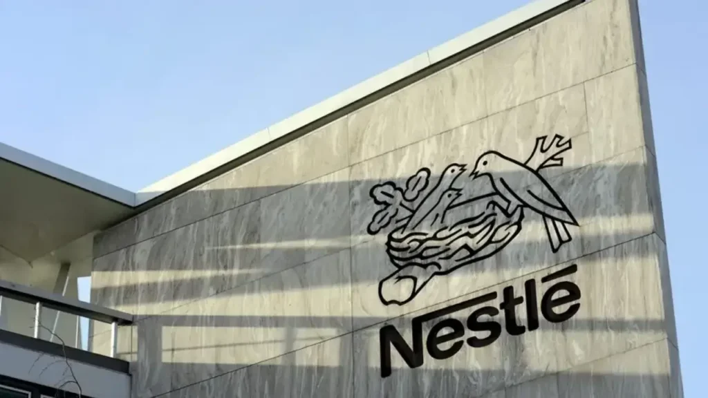 Nestlé ante un “nuevo comienzo” según sus inversores