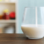 Cómo el tamaño de los glóbulos de grasa en la leche