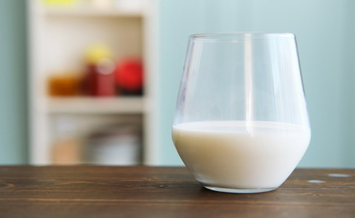Cómo el tamaño de los glóbulos de grasa en la leche
