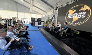 Conversatorios en Chile impulsan innovación y quesos artesanos