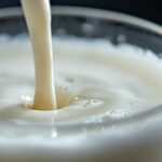 Estudio chileno busca mejorar la tolerancia a la leche en adultos