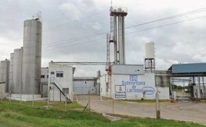 Gigante lácteo de Santa Fe acumula deuda de $350 millones a proveedores
