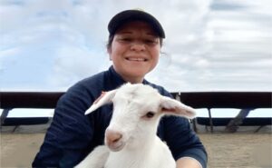 Veterinaria chaqueña impulsa quesos caprinos desde su pequeño proyecto familiar