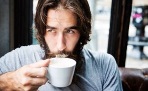 Café con leche mejores efectos para la salud que el café solo