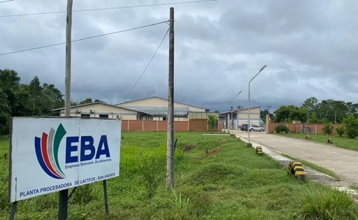 Cinco procesadoras estatales de leche en Bolivia paralizan su producción sin plazo confirmado