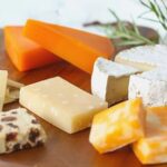 Comer queso una vez por semana podría reducir la demencia