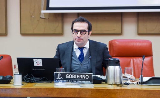 España pide eximir de aranceles al aceite, vino y queso