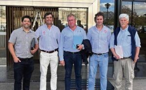 Gremiales lecheras uruguayas piden al Senado redirigir fondos hacia INALE