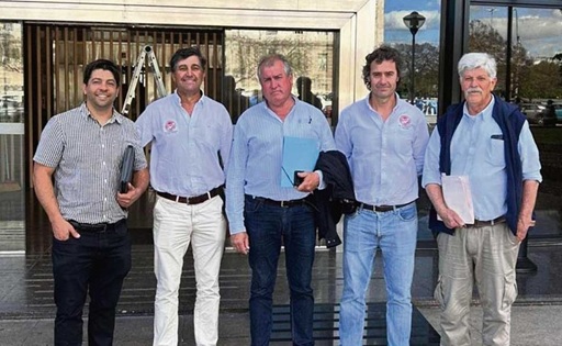 Gremiales lecheras uruguayas piden al Senado redirigir fondos hacia INALE