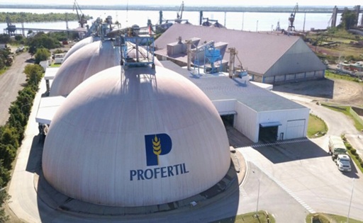 Adecoagro y ACA compran el 50% de Profertil por US$600 millones y van por la parte de YPF