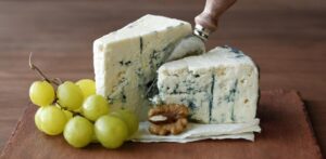 Es mejor comprar quesos pasteurizados o de leche cruda