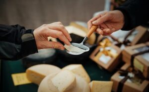 Gouda la ciudad europea donde el queso es historia, sabor y turismo