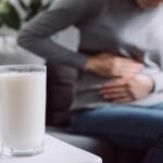 Intolerancia a la lactosa por qué lo normal es dejar de digerir la leche al crecer