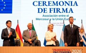 Acuerdo UE-Mercosur reaviva la disputa global por el campo y los lácteos