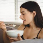 Cómo elegir el yogur ideal para cuidar la salud intestinal