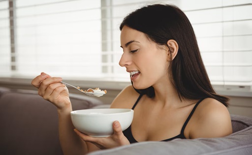 Cómo elegir el yogur ideal para cuidar la salud intestinal