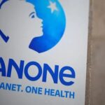 Danone cae en bolsa tras retiro de fórmula infantil en Singapur