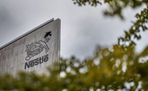 Nestlé podría perder 1.300 millones de euros por retiro de fórmulas infantiles