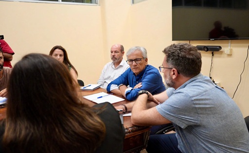 Castillo cita a gremiales por el conflicto en Conaprole y el sindicato responde