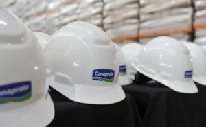 Conaprole el dilema de enfrentar sueldos récord con conflictos récord