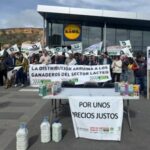 Protestas lácteas: Ganaderos denuncian contratos abusivos 1 Protestas lácteas Ganaderos denuncian contratos abusivos
