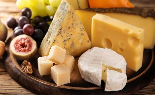 Quesos guía nutricional para elegir entre Cottage, Parmesano y Suizo