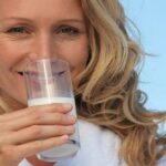 Beneficios de la leche enriquecida con calcio y vitamina D