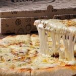 Mozzarella blanca vs amarilla la diferencia que cambia la pizza