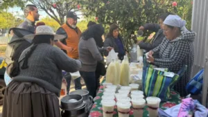 Bolivia Bloqueos de rutas colapsan el acopio industrial en Cochabamba