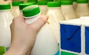Brecha del 70% en el autoabastecimiento lácteo y avance de sucedáneos tensionan al sector