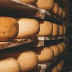 El propóleo potente conservante natural para frenar hongos y listeria en quesos