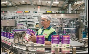 Lactalis, Nestlé, Danone y Pascual despliegan un ejército de consultoras para neutralizar las demandas por el cártel de la leche