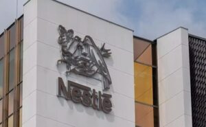 Nestlé reduce despidos, pero el conflicto laboral sigue creciendo en España
