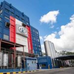 Bloqueos paralizan temporalmente una planta láctea en Bolivia por falta de leche