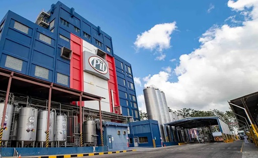 Bloqueos paralizan temporalmente una planta láctea en Bolivia por falta de leche