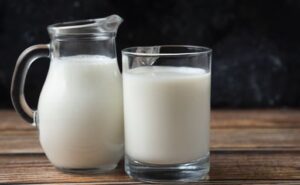 La reforma láctea suma respaldo industrial y profundiza el debate sobre la leche en polvo