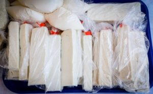 Productores de leche fresca reclaman un etiquetado que diferencie los lácteos reconstituidos en El Salvador
